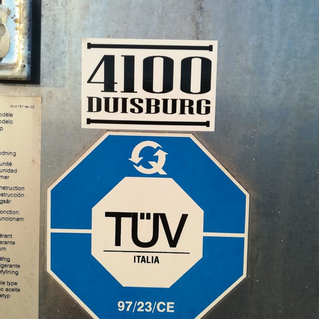 48058963_320007358854156_7192060081616191488_n