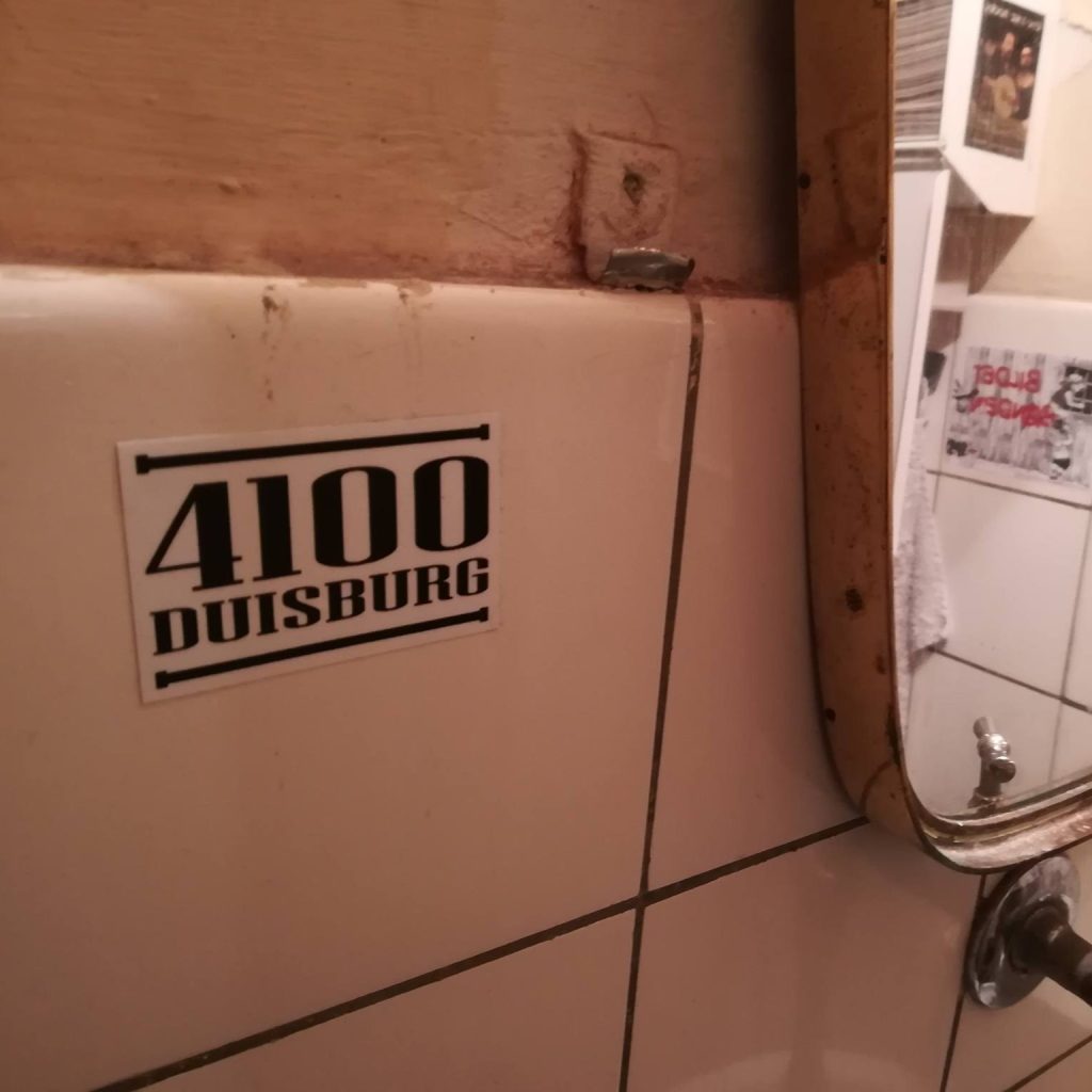 48429109_329085327946359_3796252787558318080_n